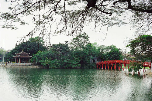 hoan_kiem_lake_500  Thần Siêu Nguyễn Văn Siêu 1795-1872
